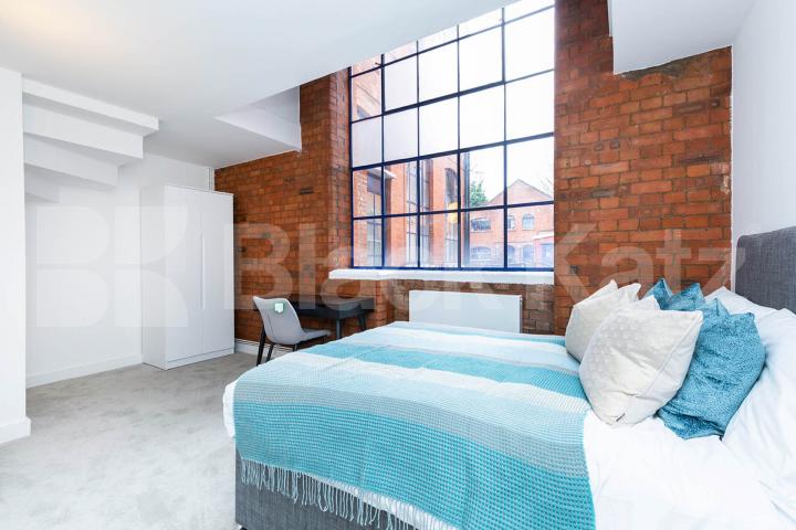 Spacious one bedroom mezzanine property set in a warehouse conversion Dove Road, Canonbury / Islington
